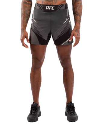 UFC VENUM AUTHENTIC FIGHT NIGHT SHORT FIT - ZWART